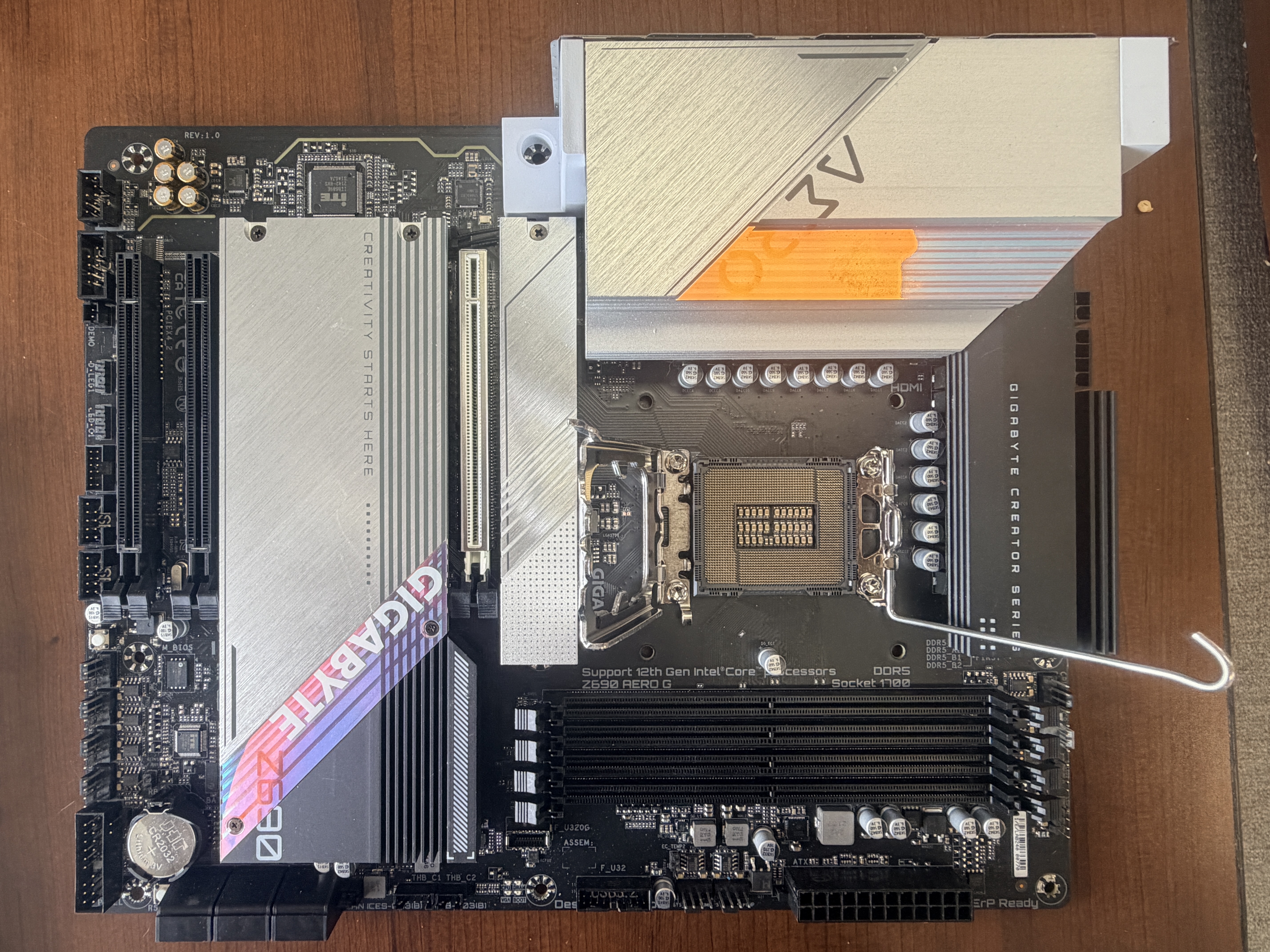 Gigabyte - Z690 AERO G - Intel LGA 1700 ATX Wi-Fi - Motherboard