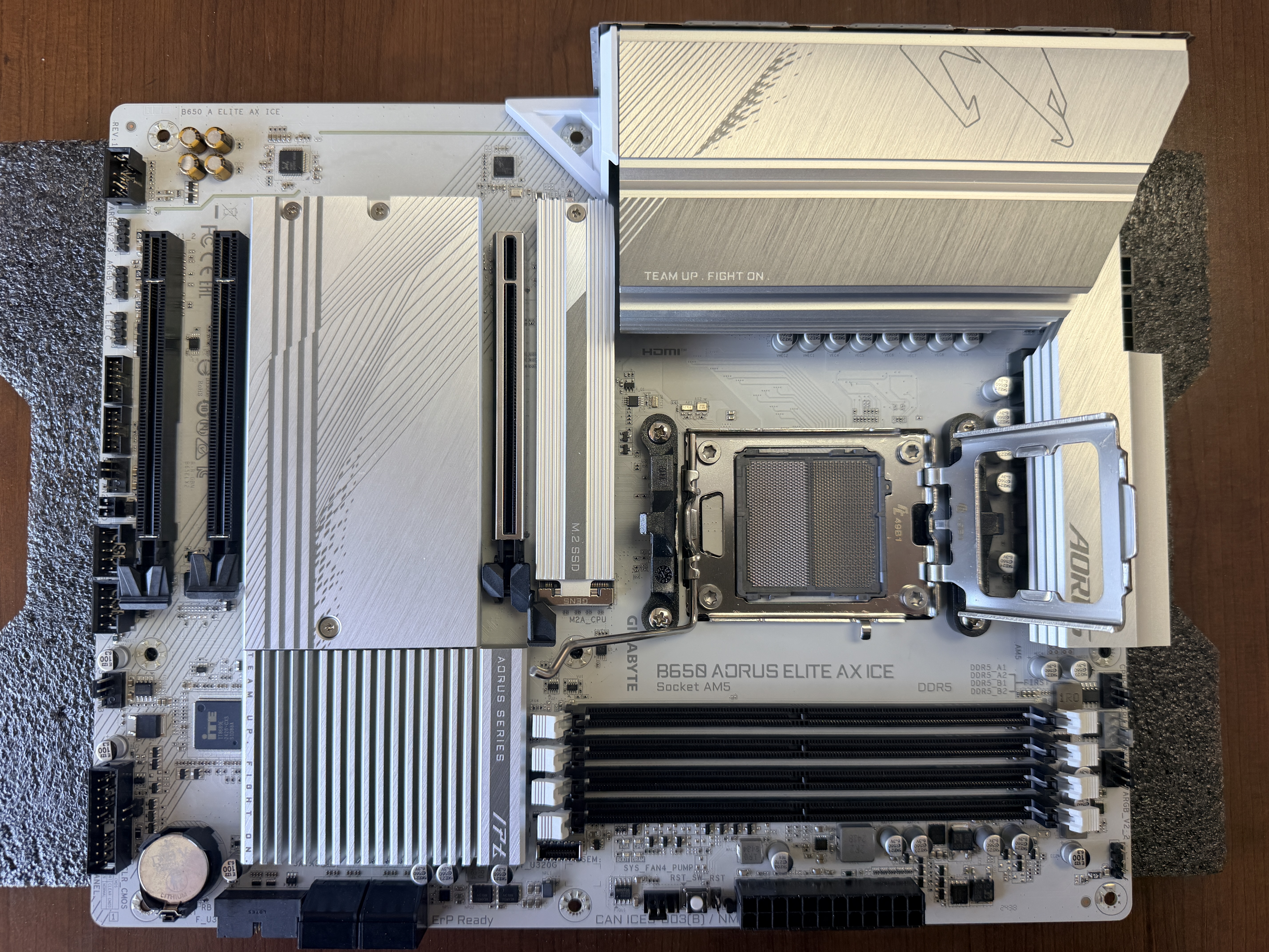 Gigabyte B650 AORUS ELITE AX ICE AMD AM5 ATX DDR5 Motherboard