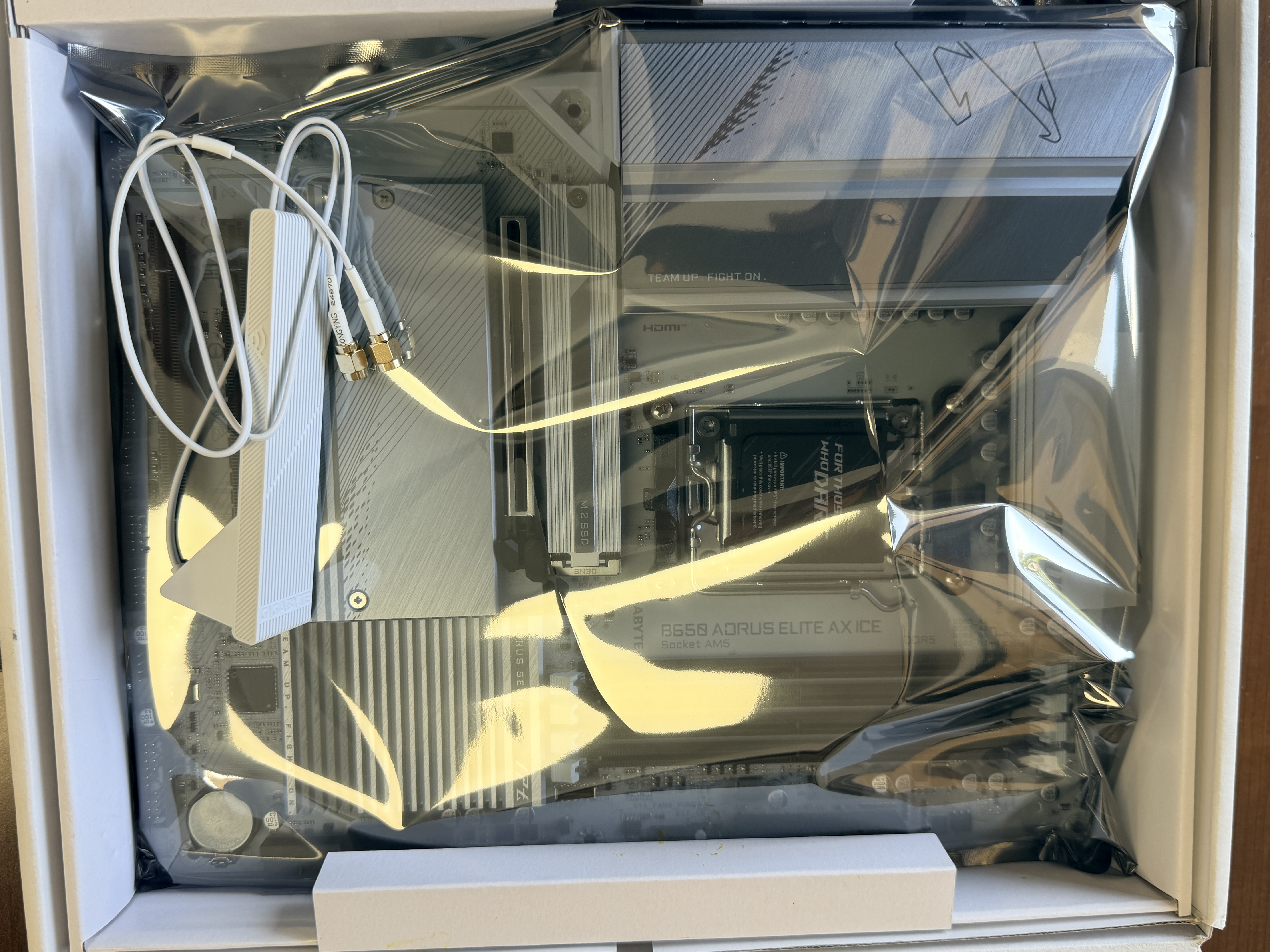 Gigabyte B650 AORUS ELITE AX ICE AMD AM5 ATX DDR5 Motherboard