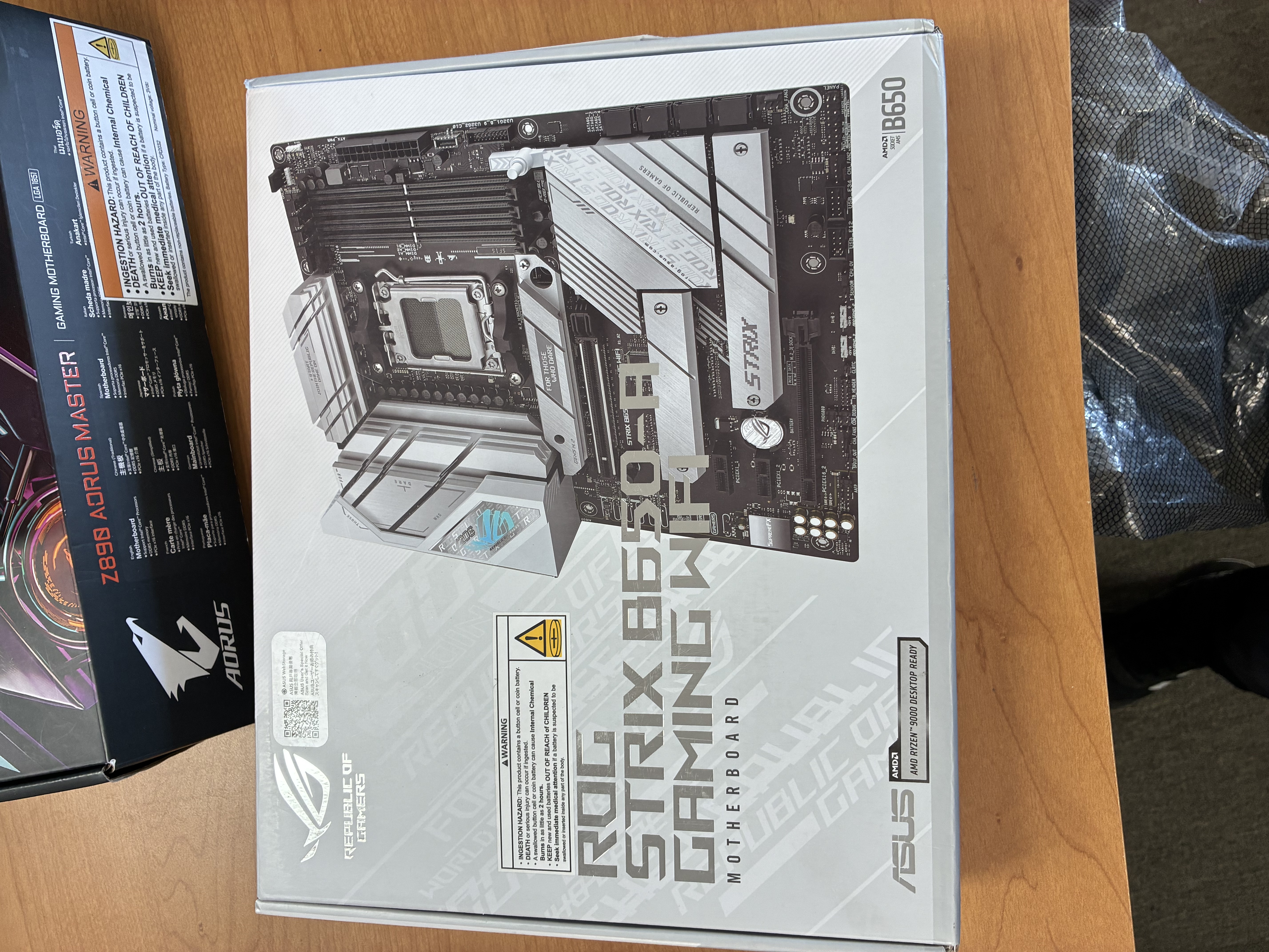 ASUS ROG STRIX B650-A GAMING WIFI AM5 DDR5 ATX Motherboard FOR PARTS